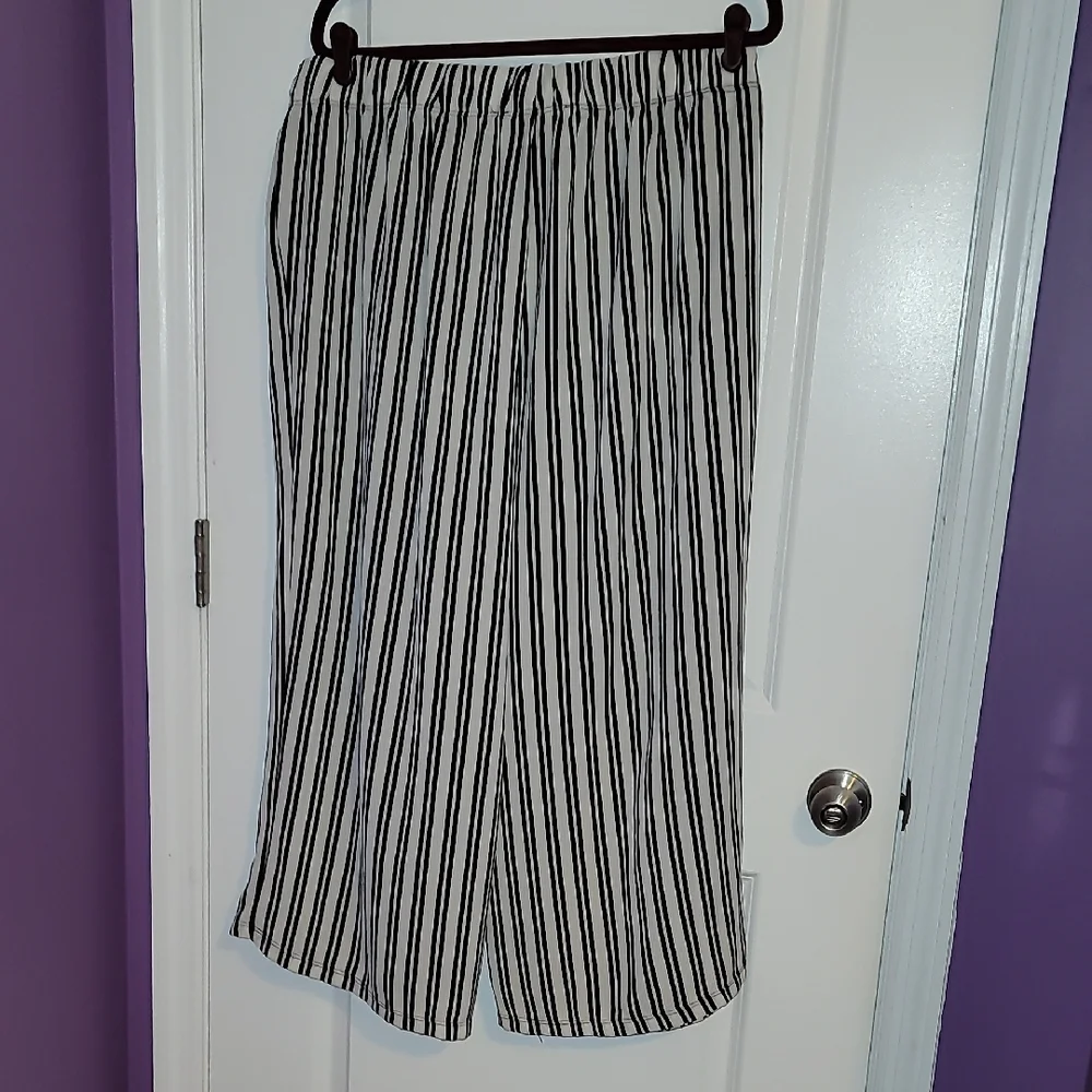 Ashley Stewart Black and White Wide Leg Pants Sz: 24 - Picture 4 of 4